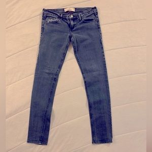Hollister size 3 lowrise Social Stretch 29”inseam